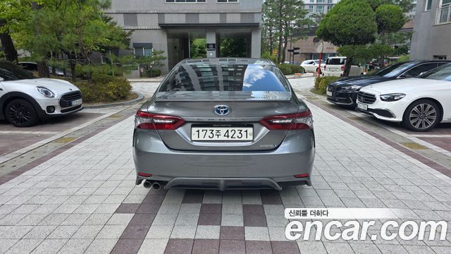 Toyota Camry 2.5 XSE Hybrid — пробег 73 652 км — фото 4 из 5