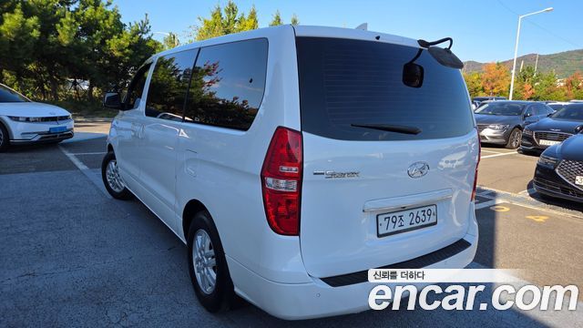 Hyundai Starex 12-Seater Wagon Smart — пробег 80 992 км — фото 2 из 5