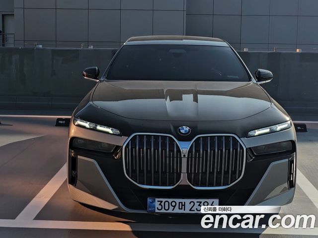 BMW 7-Series 740i sDrive M Sport — пробег 46 700 км — фото 2 из 5