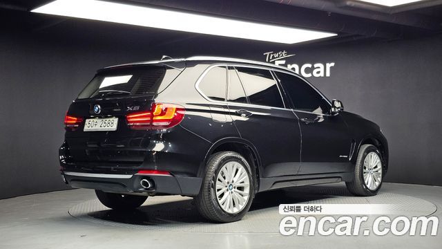 BMW X5 xDrive 30d — пробег 121 784 км — фото 2 из 5