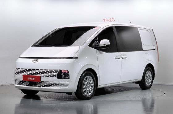 Hyundai Staria Cargo 5-Seater Modern — пробег 90 740 км — фото 1 из 5