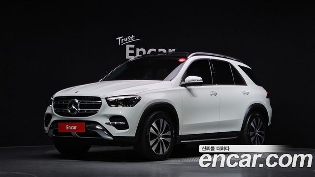 Mercedes-Benz GLE-Class GLE300d 4MATIC — пробег 8 546 км — фото 1 из 5