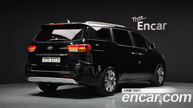 Kia Carnival из Кореи Encar