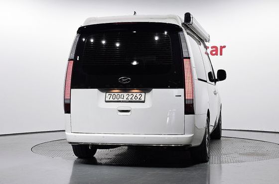 Hyundai Staria 4WD Camper Prestige Camper 11Seater — пробег 18 455 км — фото 4 из 5