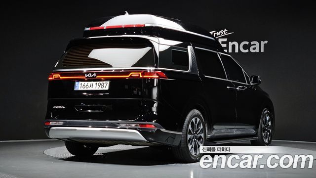 Kia Carnival Diesel 7-Seater Hi-Limousine Signature — пробег 43 507 км — фото 2 из 5