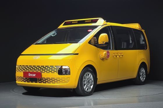 Hyundai Staria L3.5 Kinder Safety Car 11-Seater — пробег 6 759 км — фото 1 из 5