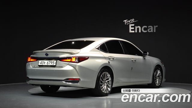 Lexus ES Luxury Plus — пробег 126 374 км — фото 2 из 5