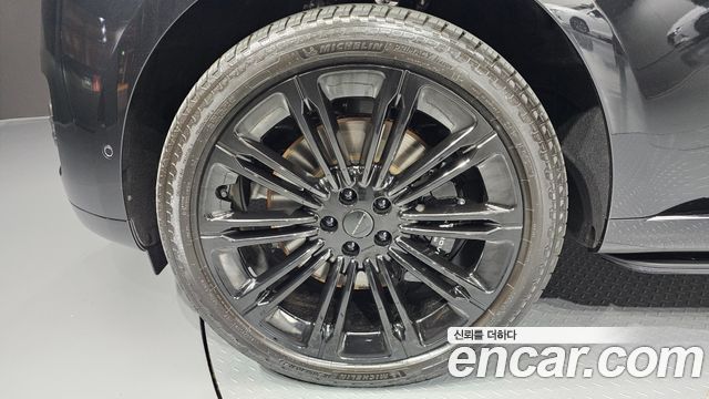 Land Rover Range Rover P530 Autobiography Long Wheel Base — пробег 19 км — фото 5 из 5