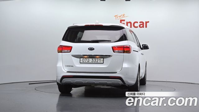 Kia Carnival из Кореи Encar