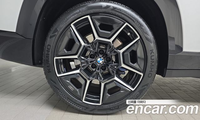 BMW XM 4.4 — пробег 23 506 км — фото 5 из 5
