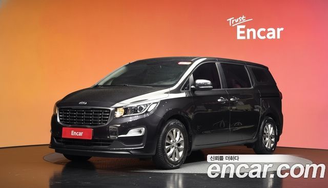 Kia Carnival 11-Seater Deluxe — пробег 26 232 км — фото 1 из 5