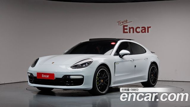 Porsche Panamera 2.9 AWD E-Hybrid — пробег 67 027 км — фото 1 из 5