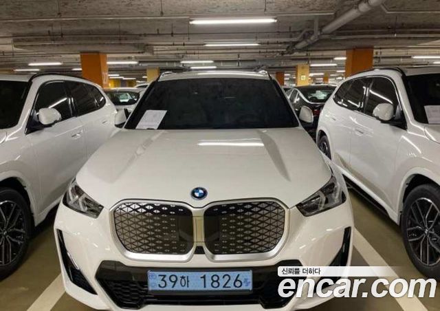 BMW iX1 eDrive 20 M Sport — пробег 1 км — фото 1 из 5