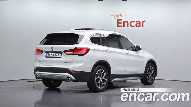 BMW X1 xDrive 20i xLine — пробег 75 710 км — фото 2 из 5