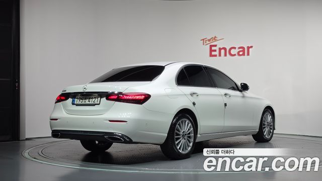 Mercedes-Benz E-Class из Кореи Encar