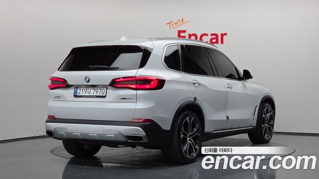 BMW X5 xDrive 30d xLine — пробег 71 786 км — фото 2 из 5