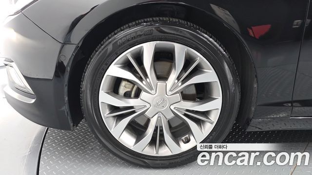 Hyundai Sonata 2.0 Premium Special — пробег 177 600 км — фото 5 из 5