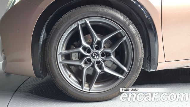 Infiniti Q30 из Кореи Encar