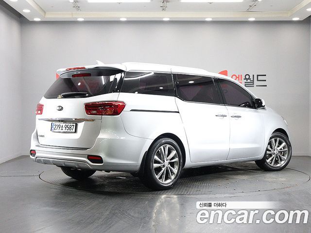 Kia Carnival из Кореи Encar