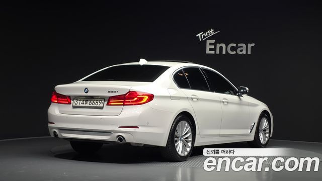BMW 5-Series 530i Luxury Plus — пробег 76 345 км — фото 2 из 5