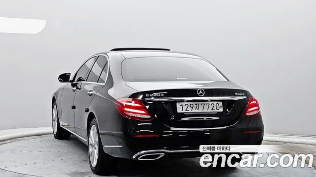 Mercedes-Benz E-Class E220d 4MATIC Exclusive — пробег 68 885 км — фото 2 из 5