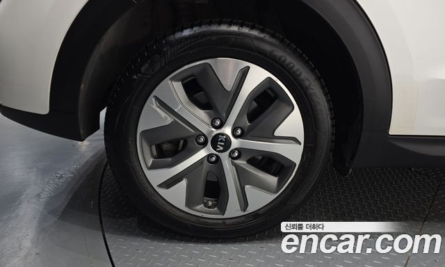 Kia Niro Noblesse — пробег 131 634 км — фото 5 из 5
