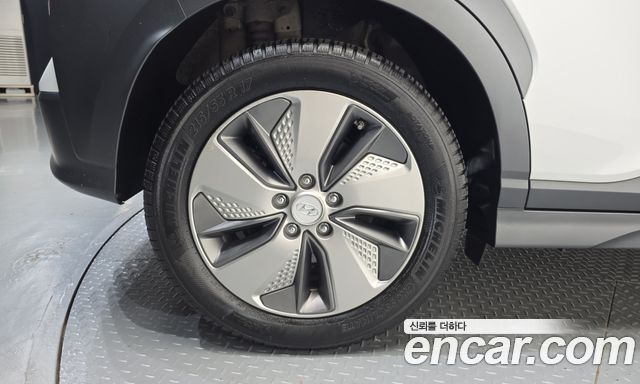 Hyundai Kona Premium — пробег 118 579 км — фото 5 из 5