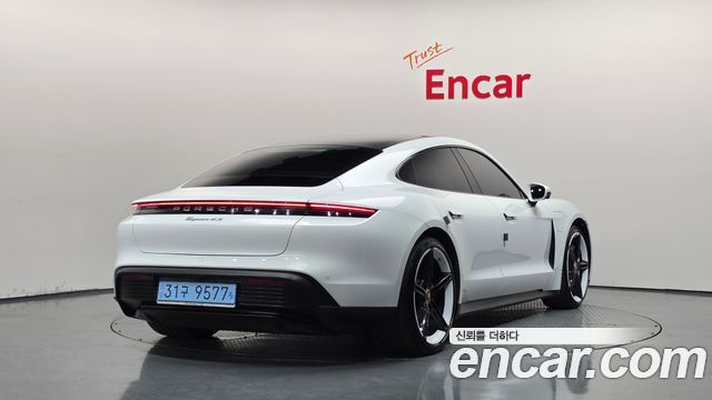 Porsche Taycan из Кореи Encar