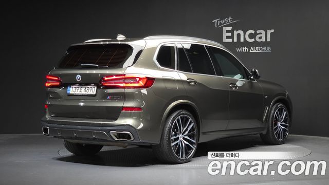 BMW X5 M50i — пробег 46 098 км — фото 2 из 5