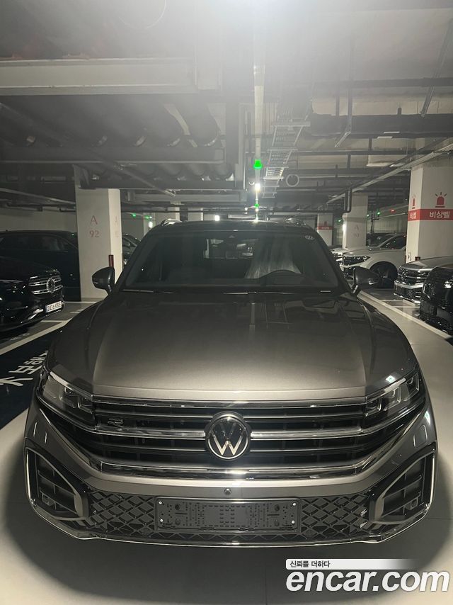 Volkswagen Touareg 3.0 TDI R-Line — пробег 5 км — фото 3 из 5