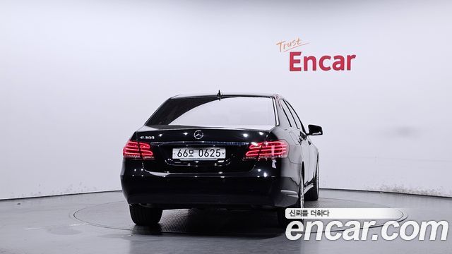 Mercedes-Benz E-Class E300 Elegance — пробег 88 302 км — фото 4 из 5