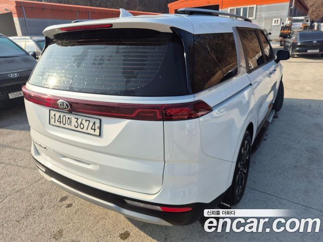 Kia Carnival Diesel 9-Seater Prestige — пробег 117 000 км — фото 2 из 5