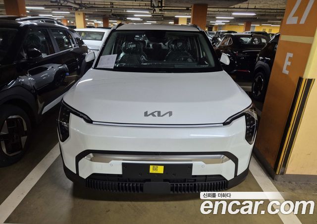 Kia EV3 Long Range 2WD Earth — пробег 1 км — фото 1 из 5