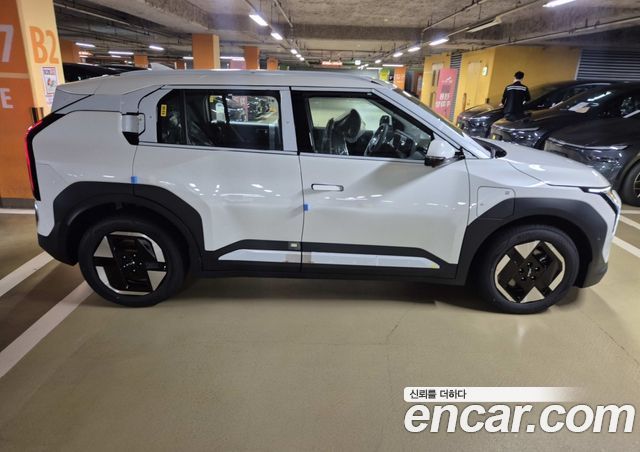 Kia EV3 Long Range 2WD Earth — пробег 1 км — фото 5 из 5