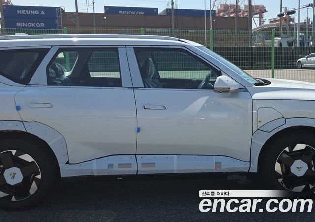 Kia EV5 Long Range 2WD Earth — пробег 1 км — фото 2 из 5