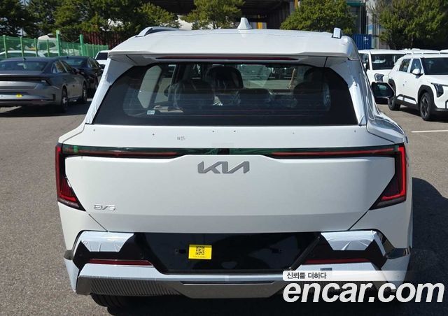Kia EV5 Long Range 2WD Earth — пробег 1 км — фото 3 из 5