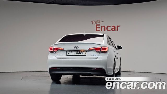 Hyundai Sonata 2.0 HEV Premium — пробег 188 817 км — фото 4 из 5