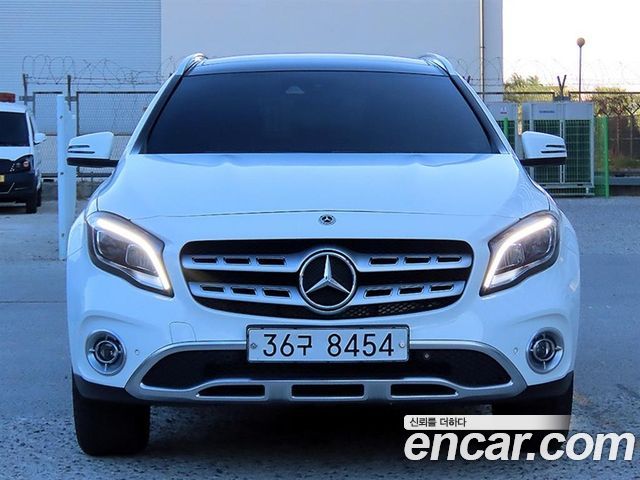 Mercedes-Benz GLA-Class GLA220 Premium — пробег 70 599 км — фото 1 из 5