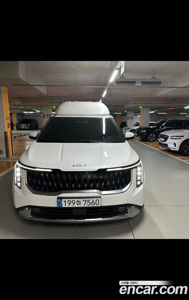 Kia Carnival Diesel 9-Seater Hi Limousine Signature — пробег 27 000 км — фото 3 из 5