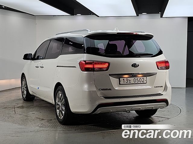 Kia Carnival из Кореи Encar