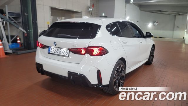 BMW 1-Series 120 M Sport — пробег 4 400 км — фото 3 из 5