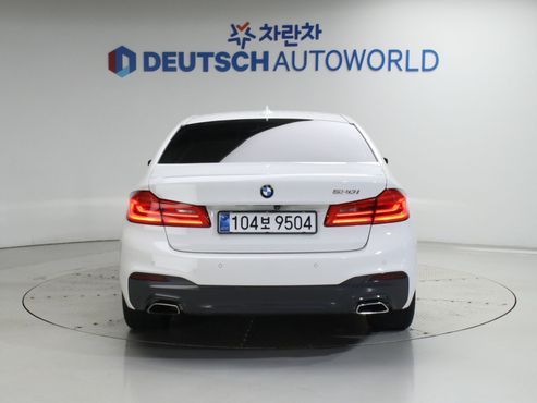 BMW 5-Series 530i M Sport Package Plus — пробег 120 058 км — фото 4 из 5