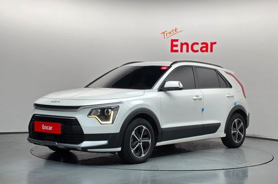 Kia Niro Prestige — пробег 121 878 км — фото 1 из 5