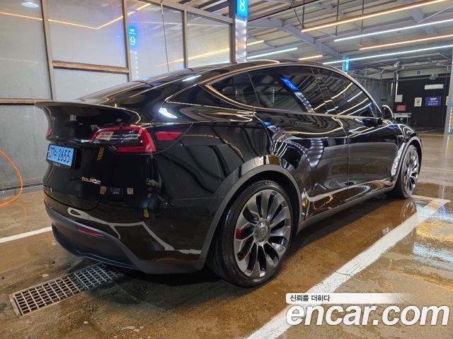 Tesla Model Y Performance AWD — пробег 74 400 км — фото 4 из 5