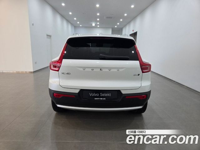 Volvo XC40 B4 Ultra Bright — пробег 1 249 км — фото 4 из 5