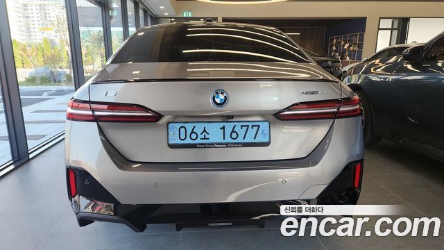 BMW i5 eDrive 40 M Sport — пробег 34 755 км — фото 4 из 5