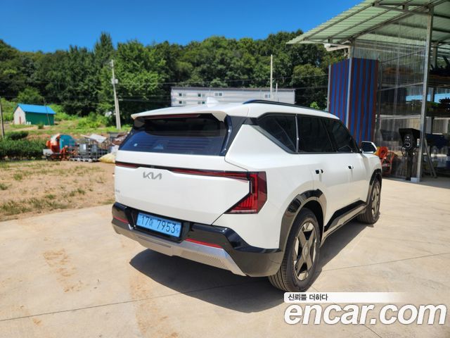 Kia EV5 Long Range 2WD Earth — пробег 4 000 км — фото 2 из 5