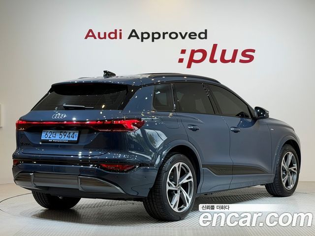 Audi Q6 e-tron S Line — пробег 5 242 км — фото 2 из 5