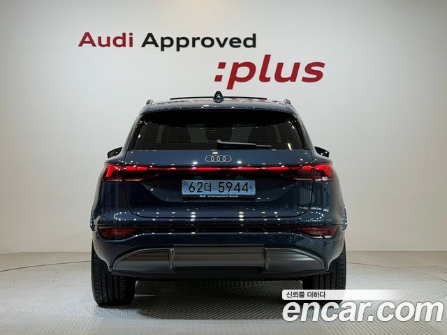 Audi Q6 e-tron S Line — пробег 5 242 км — фото 4 из 5