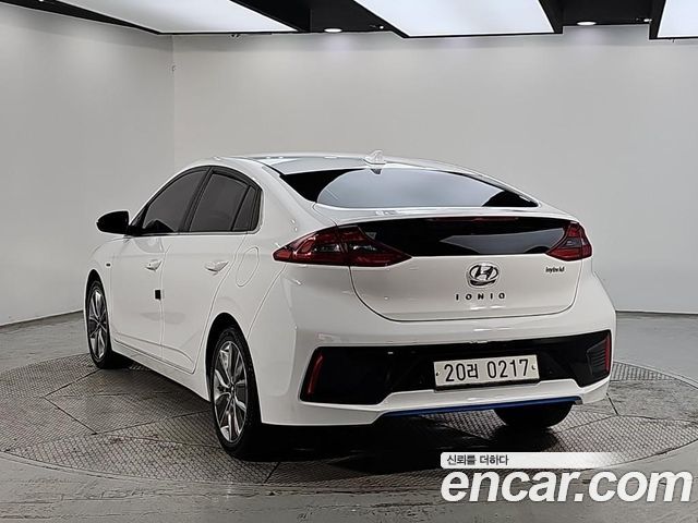 Hyundai Ioniq из Кореи Encar